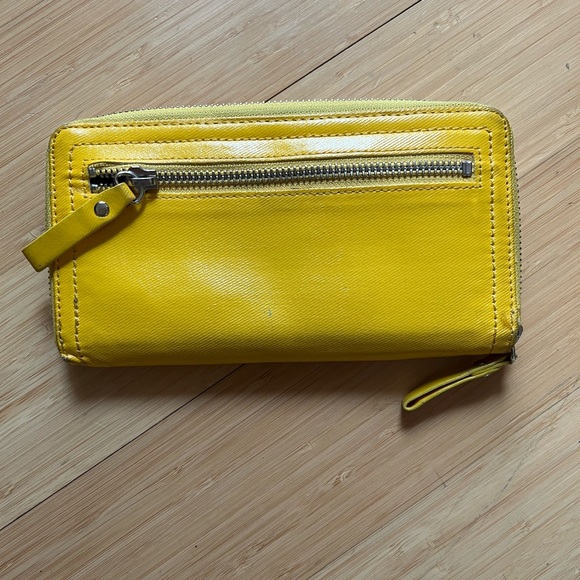 💛 Ziparound walllet - Picture 2 of 3